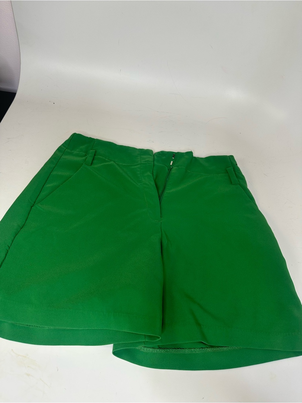New York & Company Kelly Green Tailored Shorts